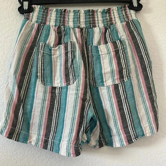 Briggs | Smocked Waist Shorts with Vertical Stripes | Sz S - Picture 5 of 5